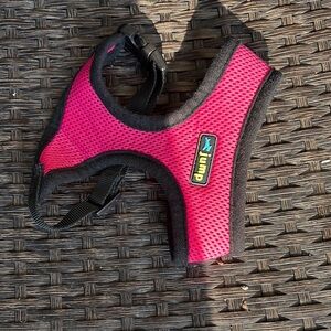 Jump Pink and Black Dog Harness Small/Petite
For a small dog or large cat.